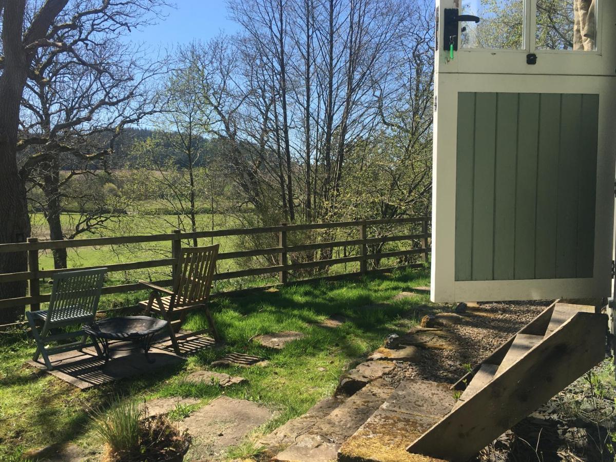 Posh Huts Farmstay Falstone Exterior photo