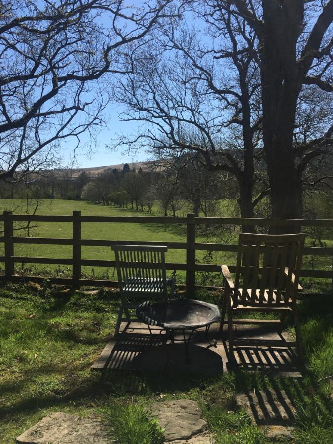 Posh Huts Farmstay Falstone Exterior photo