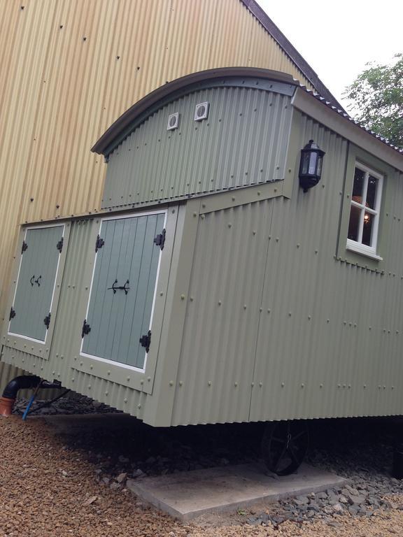 Posh Huts Farmstay Falstone Exterior photo
