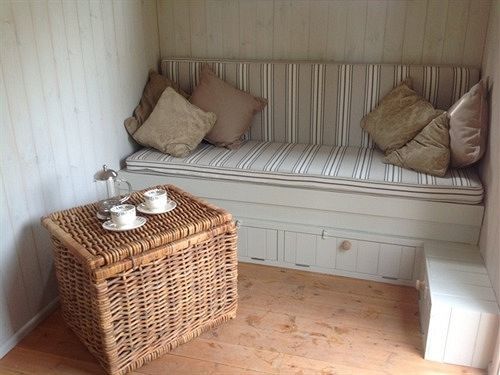 Posh Huts Farmstay Falstone Exterior photo